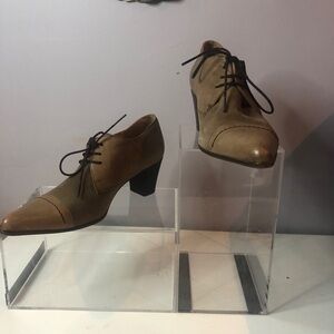 Fidji shoes size 38 with a 2 1/2” heel